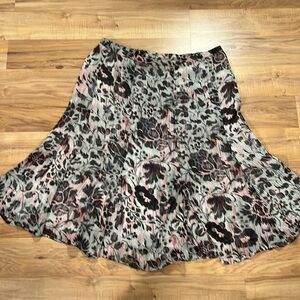 Sag Harbor Skirt size 12 Petite Women’s with Black Pink Gray Floral Print Lined